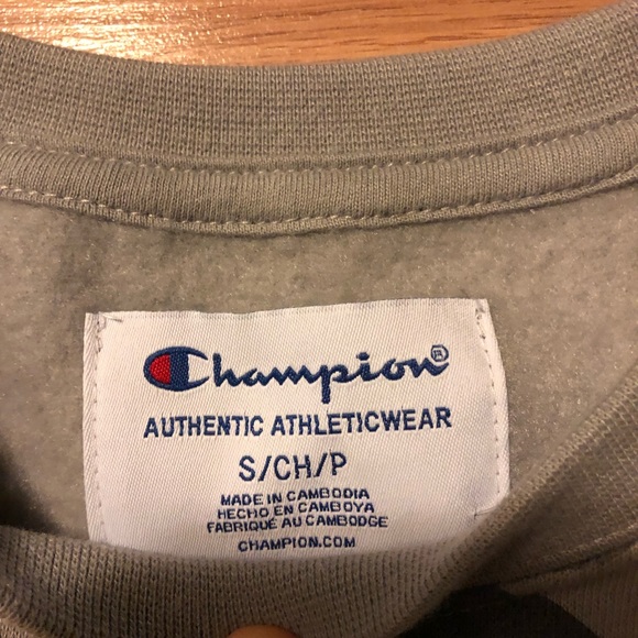 CHAMPION~ Men’s grey camo sweatshirt - Picture 5 of 10